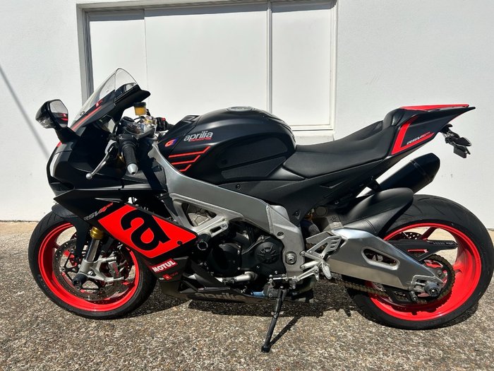 2016 Aprilia RSV4 RR Black