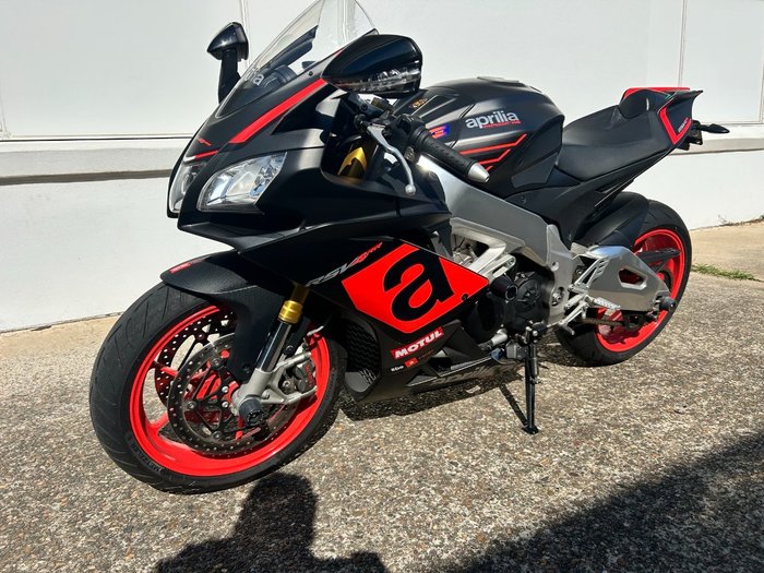 2016 Aprilia RSV4 RR Black