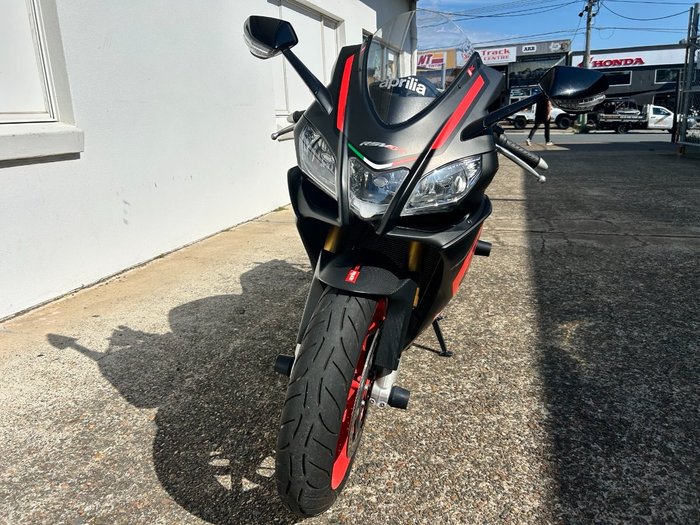 2016 Aprilia RSV4 RR Black