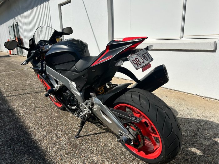 2016 Aprilia RSV4 RR Black