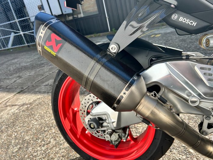 2016 Aprilia RSV4 RR Black