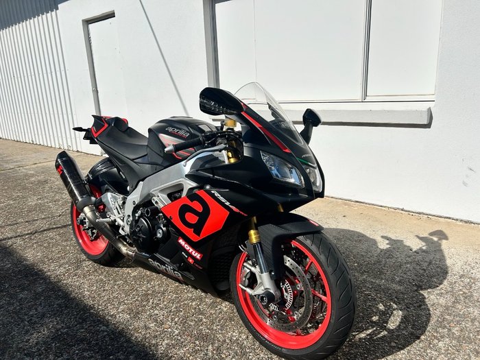 2016 Aprilia RSV4 RR Black
