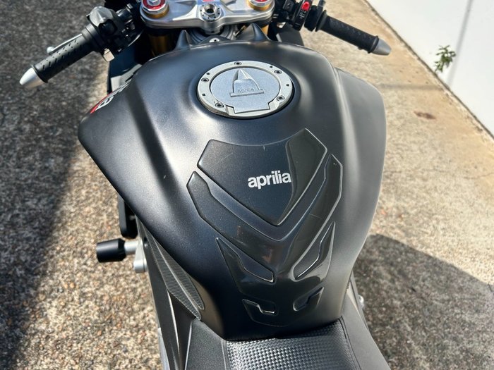 2016 Aprilia RSV4 RR Black