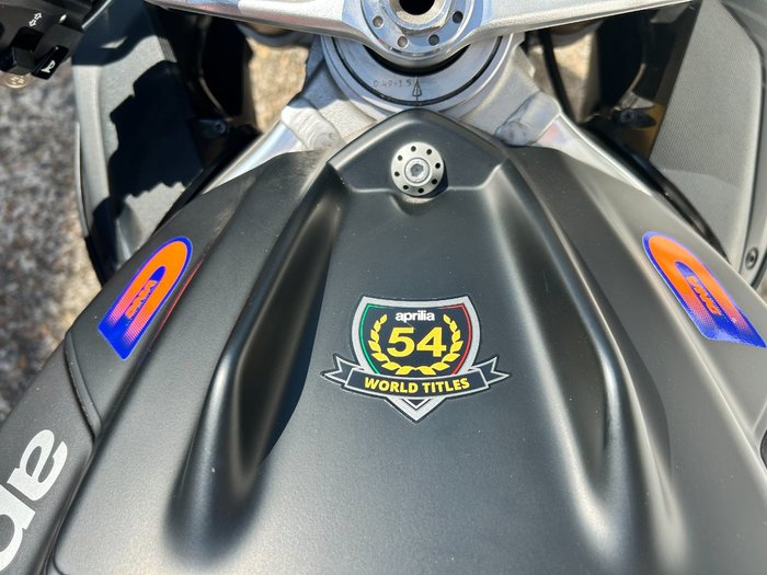 2016 Aprilia RSV4 RR Black