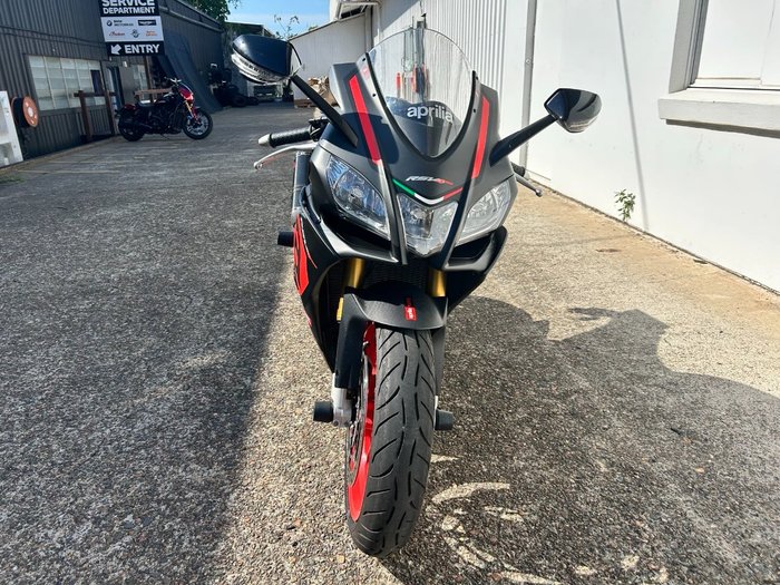 2016 Aprilia RSV4 RR Black