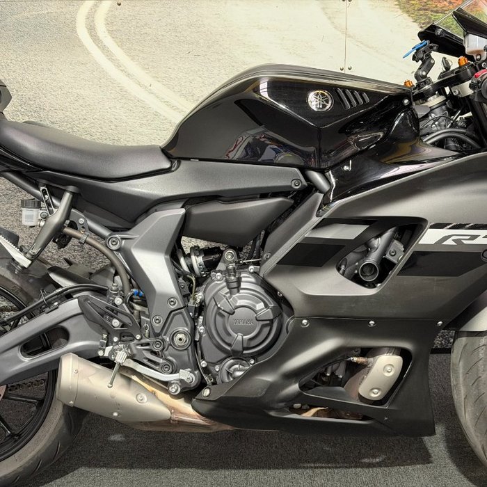 2023 Yamaha YZF-R7LA Black