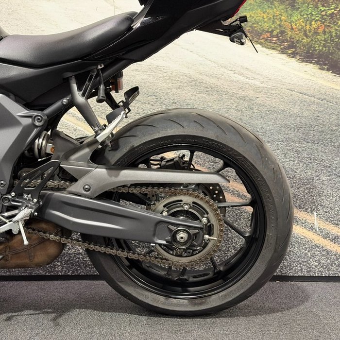 2023 Yamaha YZF-R7LA Black