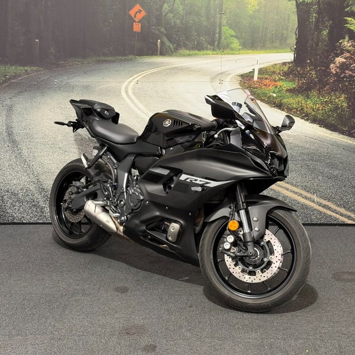 2023 Yamaha YZF-R7LA Black