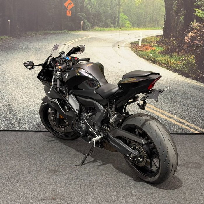 2023 Yamaha YZF-R7LA Black