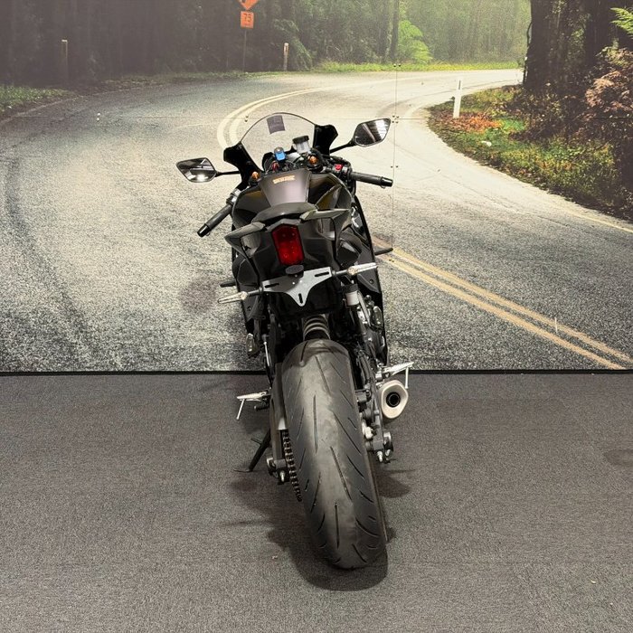 2023 Yamaha YZF-R7LA Black