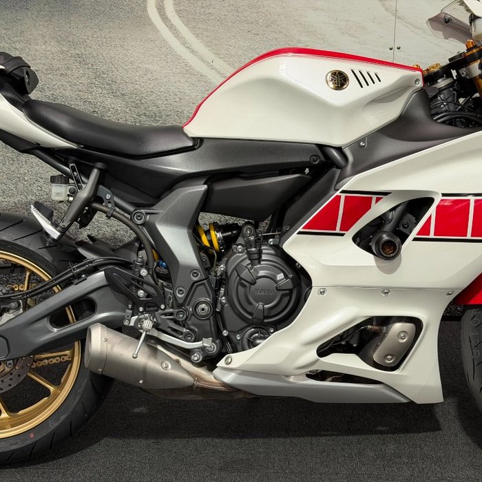 2021 Yamaha YZF-R7LA Blue / White