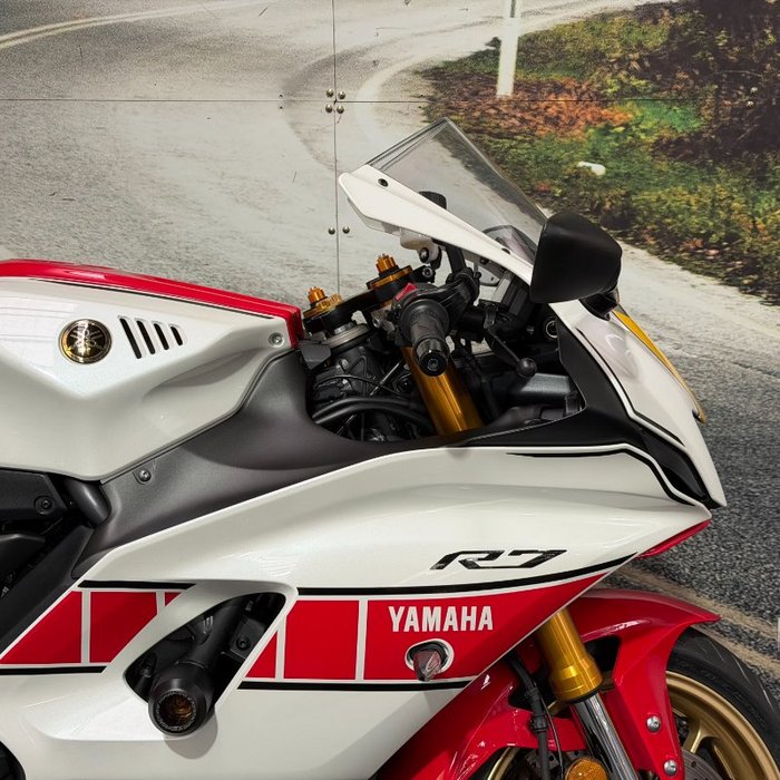 2021 Yamaha YZF-R7LA Blue / White