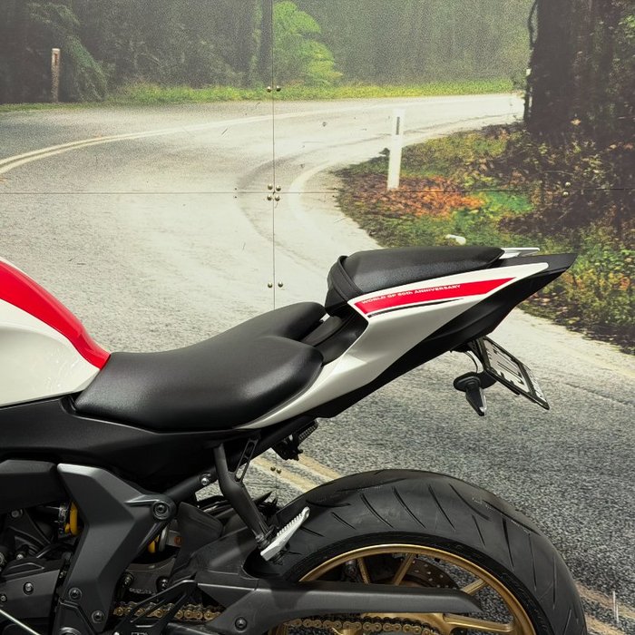 2021 Yamaha YZF-R7LA Blue / White