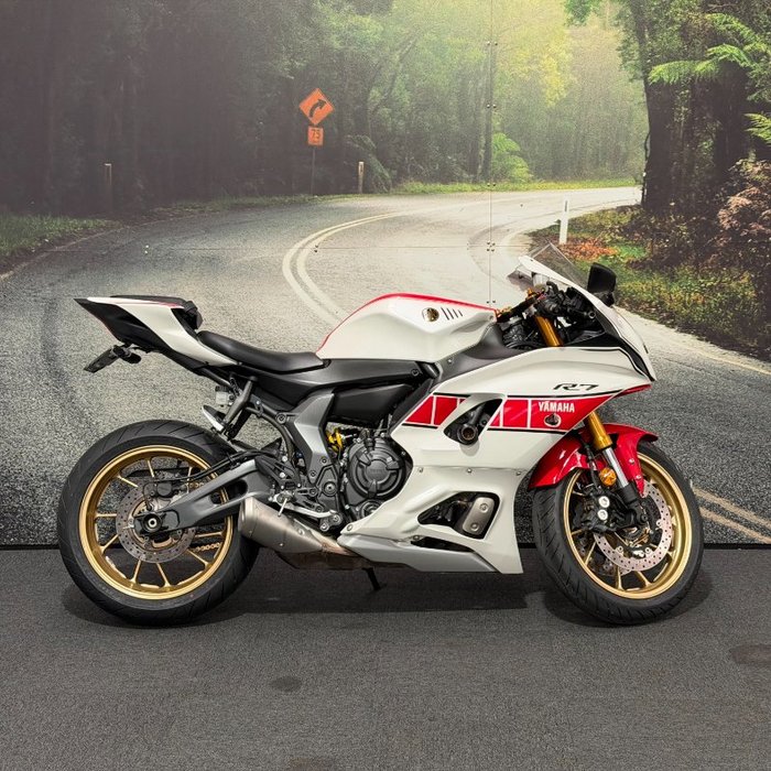 2021 Yamaha YZF-R7LA Blue / White