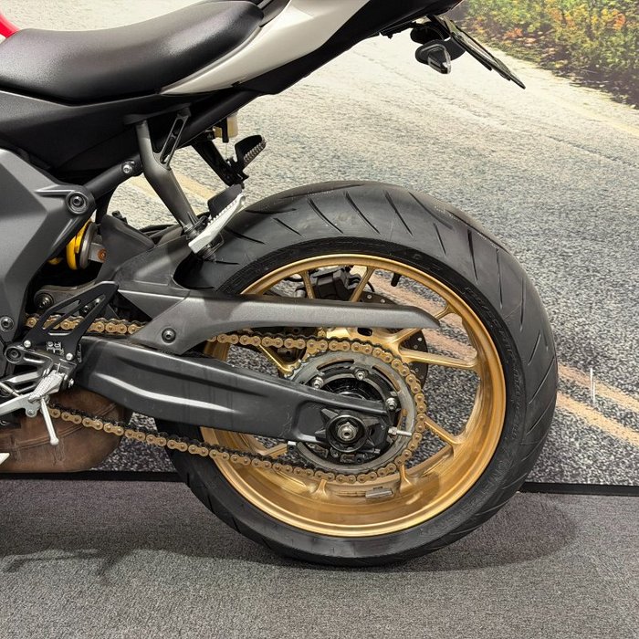 2021 Yamaha YZF-R7LA Blue / White