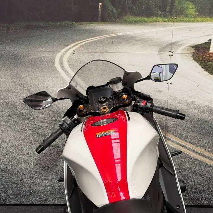 2021 Yamaha YZF-R7LA Blue / White