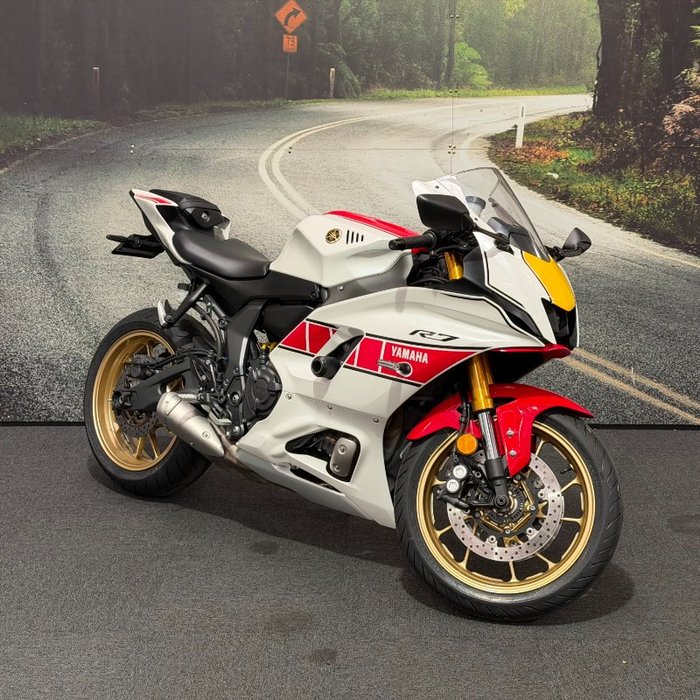 2021 Yamaha YZF-R7LA Blue / White