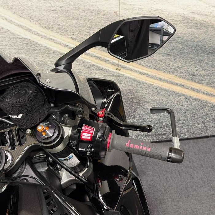 2020 Yamaha YZF-R1 Black