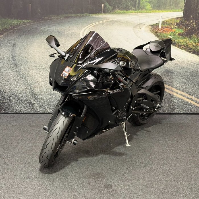 2020 Yamaha YZF-R1 Black