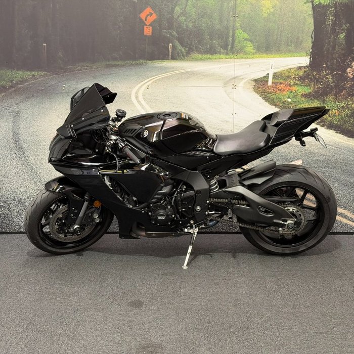 2020 Yamaha YZF-R1 Black