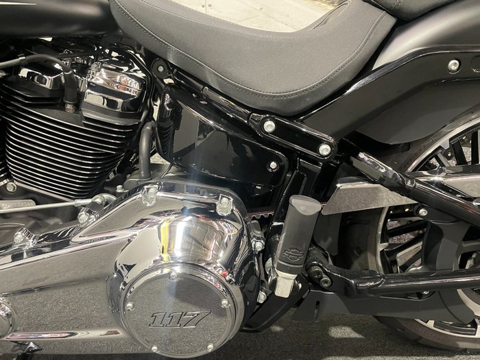 2023 HARLEY-DAVIDSON FXBR BREAKOUT (117) Black