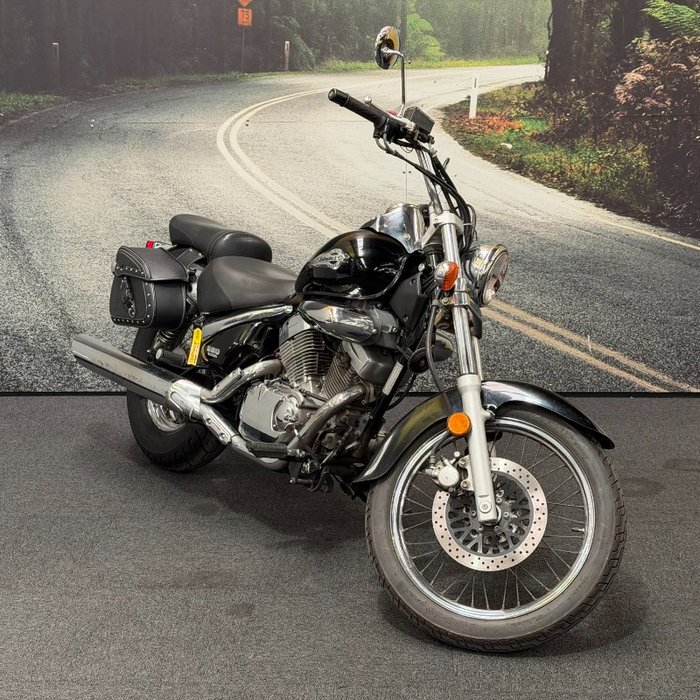 2009 Suzuki VL250 (LC250 INTRUDER) Black