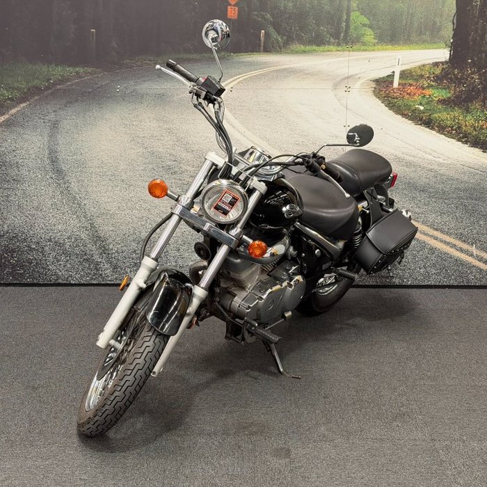 2009 Suzuki VL250 (LC250 INTRUDER) Black