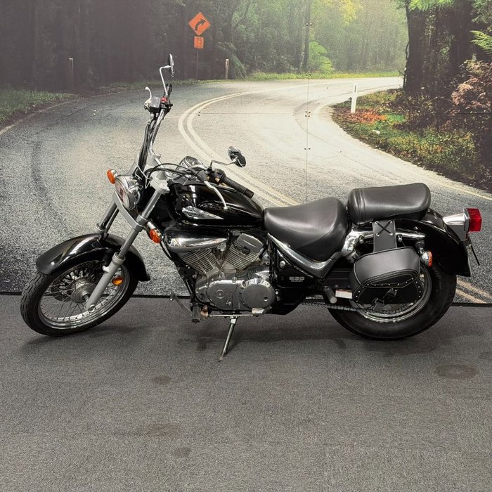 2009 Suzuki VL250 (LC250 INTRUDER) Black