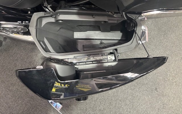 2022 BMW Motorrad R18 TRANSCONTINENTAL DELUXE Black