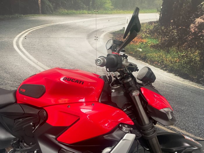 2022 DUCATI STREETFIGHTER V2 Red
