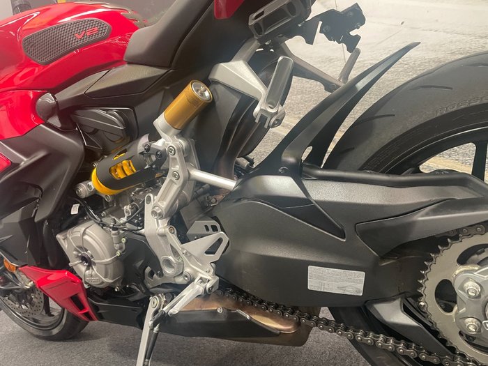 2022 DUCATI STREETFIGHTER V2 Red