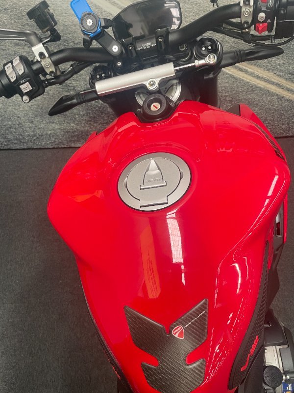 2022 DUCATI STREETFIGHTER V2 Red