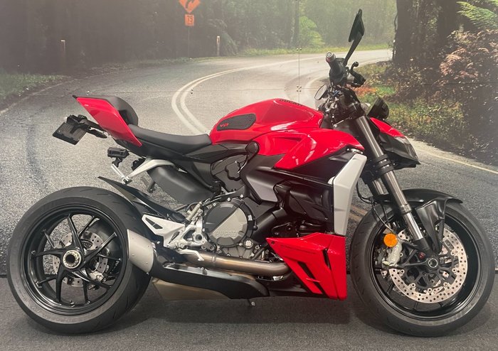 2022 DUCATI STREETFIGHTER V2 Red