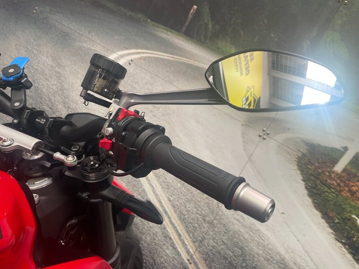 2022 DUCATI STREETFIGHTER V2 Red