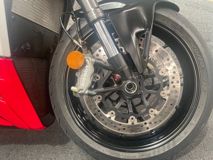 2022 DUCATI STREETFIGHTER V2 Red