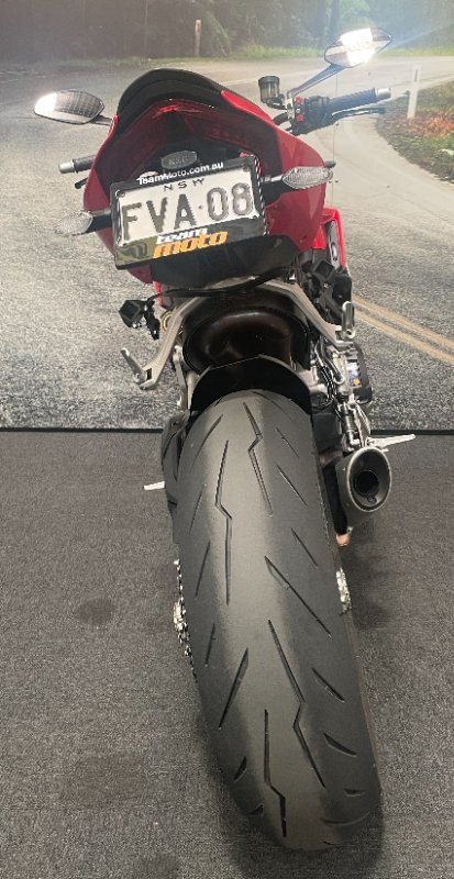 2022 DUCATI STREETFIGHTER V2 Red