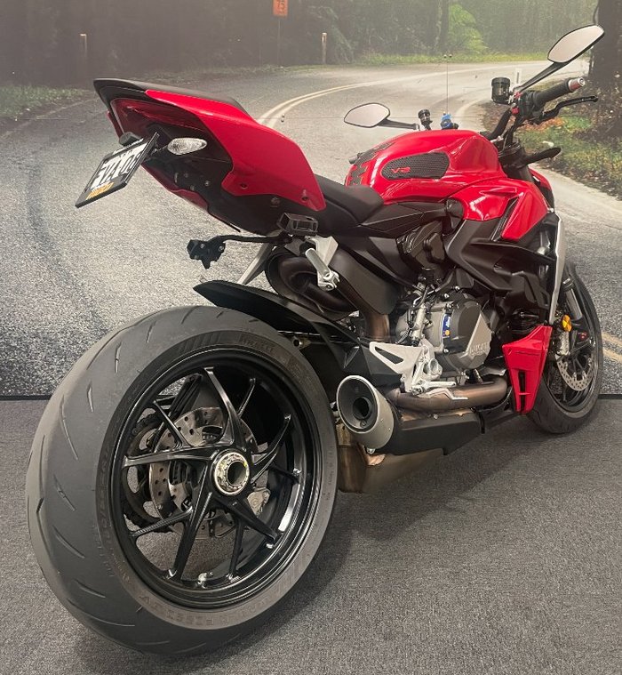 2022 DUCATI STREETFIGHTER V2 Red