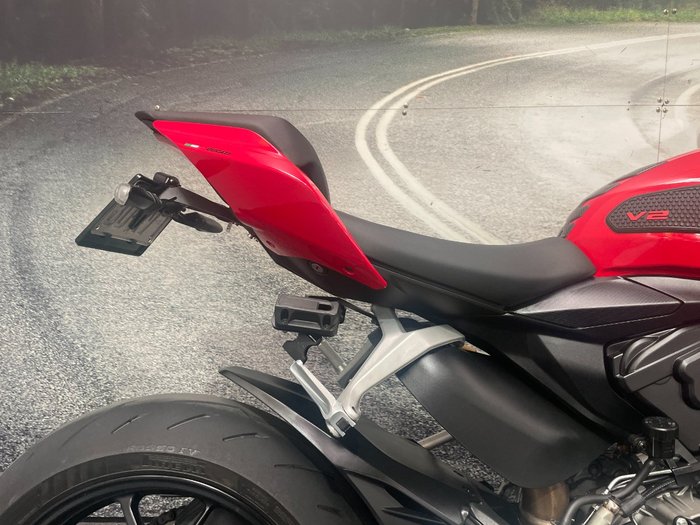 2022 DUCATI STREETFIGHTER V2 Red