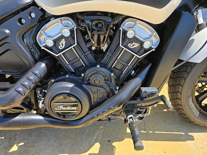 2021 INDIAN SCOUT BOBBER White