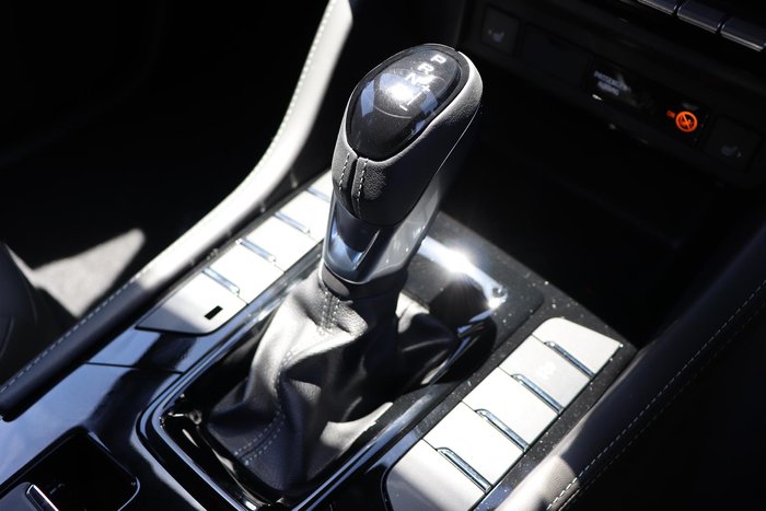 2025 Isuzu MU-X LS-T