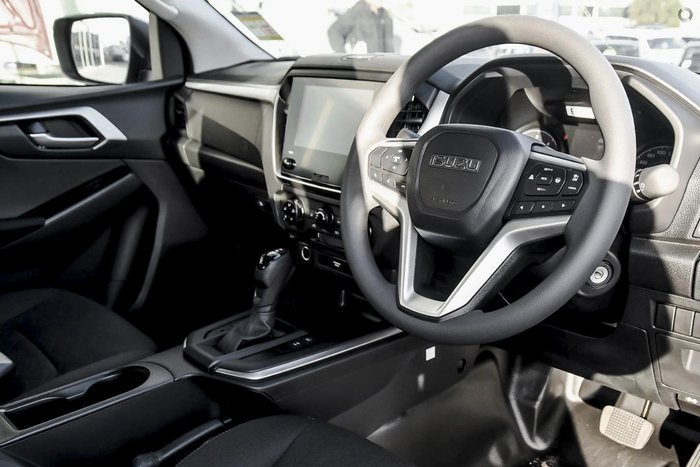 2025 Isuzu D-MAX LS-M