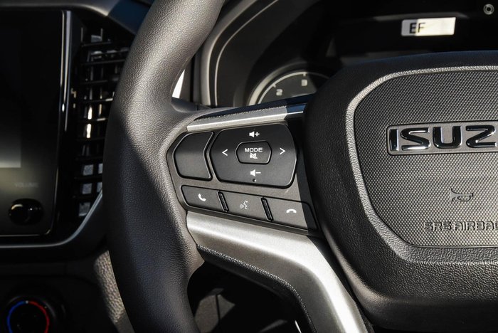 2025 Isuzu D-MAX LS-M