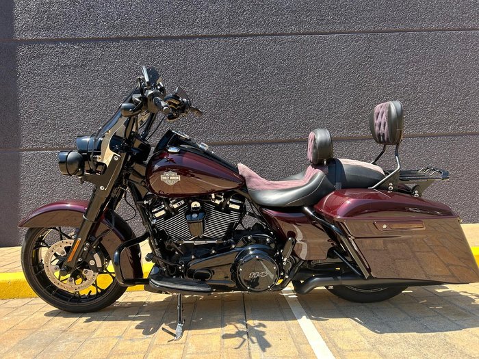 2022 Harley-Davidson Road King Special 114 (FLHRXS) Touring Maroon