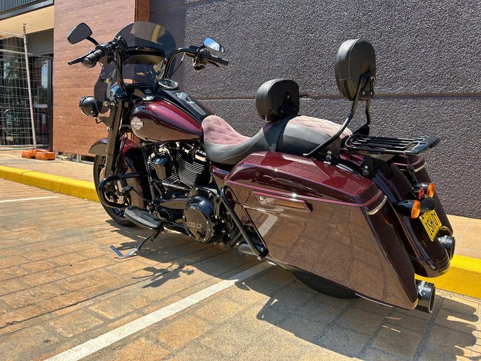 2022 Harley-Davidson Road King Special 114 (FLHRXS) Touring Maroon