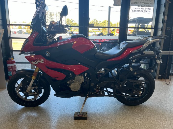 2016 BMW Motorrad S 1000 XR RED