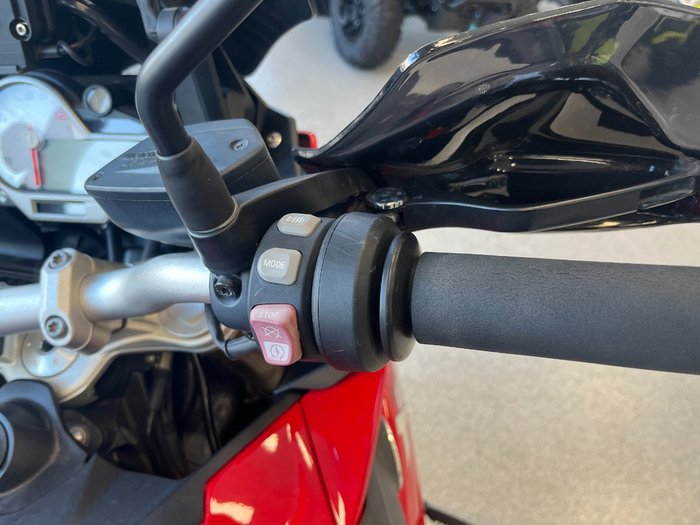 2016 BMW Motorrad S 1000 XR RED