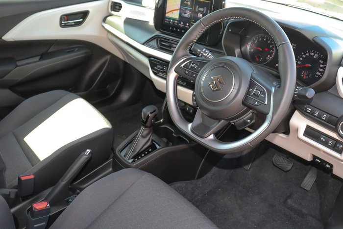 2025 Suzuki Swift Hybrid Plus