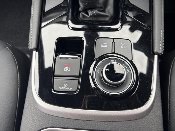 2025 Isuzu MU-X LS-T