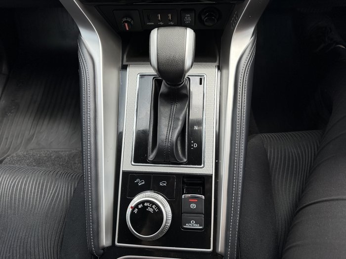 2023 Mitsubishi Pajero Sport