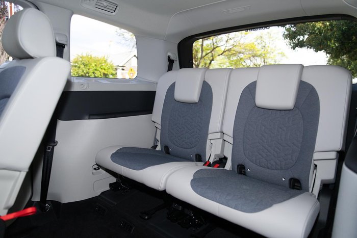 2025 Volkswagen ID. Buzz Pro BEV560